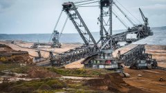 可提供展位预订、设计搭建、人员组团一站式服