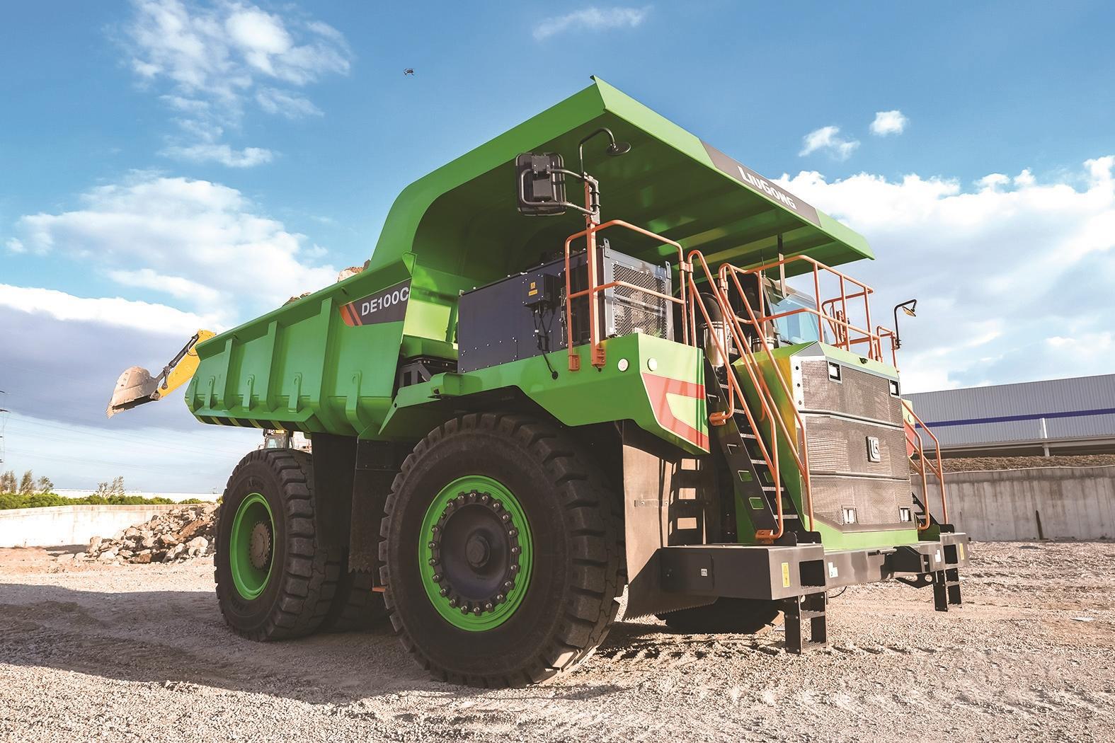 总价值超过2.4兆美元;进入二十一世纪以来