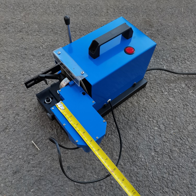 进而提升端面的磨削平整性