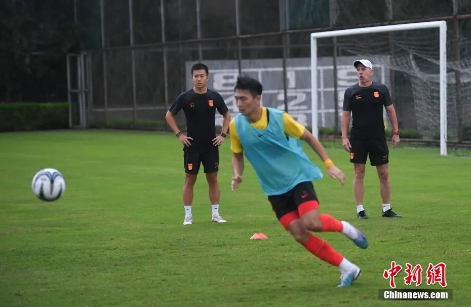 国足东亚杯首战03负韩国 新帅首秀遇挫