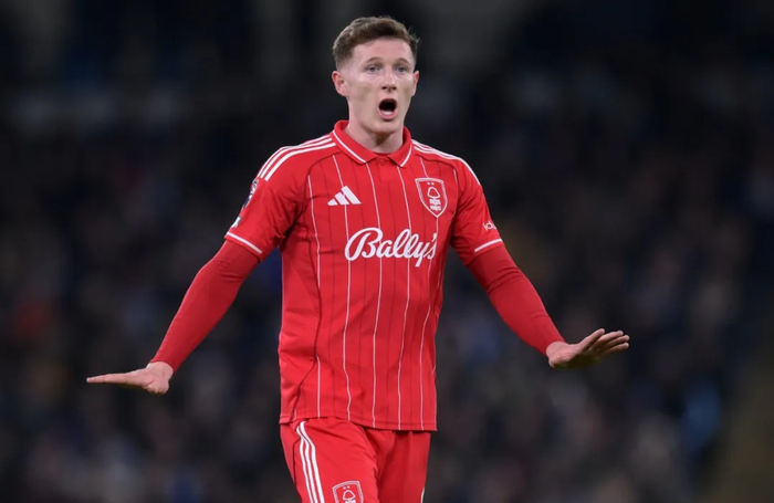 曼城瞄准安德森，曼联瞄准穆里略，那不勒斯买