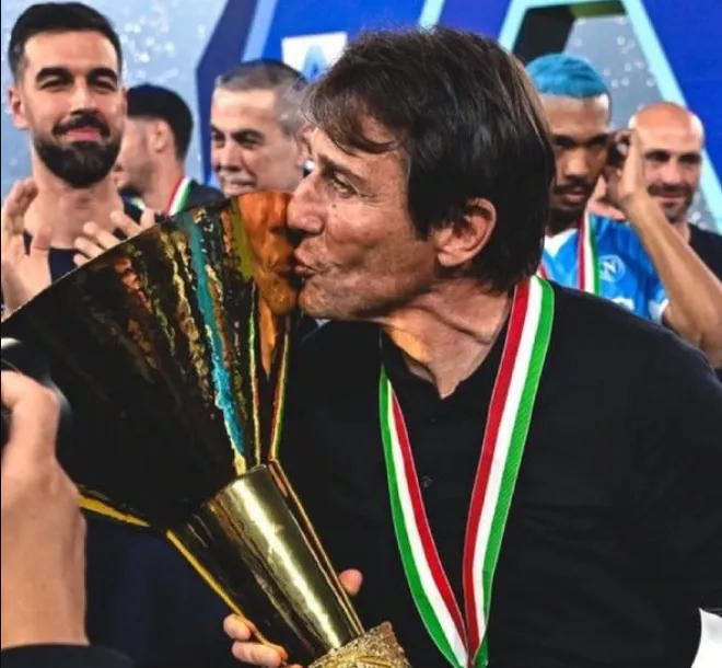 曼城瞄准安德森，曼联瞄准穆里略，那不勒斯买