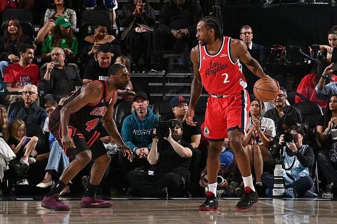 莱昂纳德28分吉迪三双快船力克公牛取四连胜