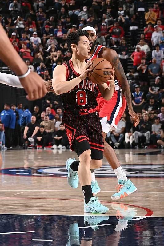 莱昂纳德28分吉迪三双快船力克公牛取四连胜