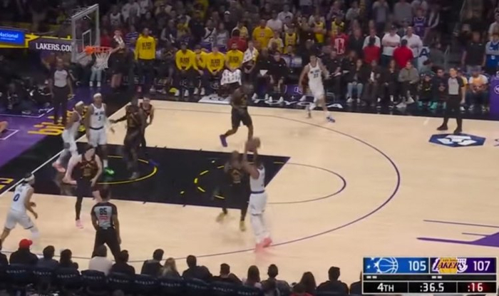 詹姆斯里程碑时刻！湖人险胜魔术终结九连胜