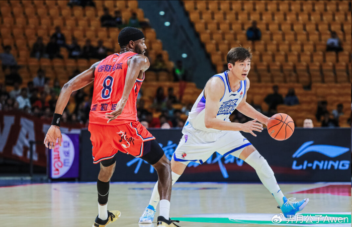 顶薪后卫王俊杰表现低迷引球迷不满，或成职业