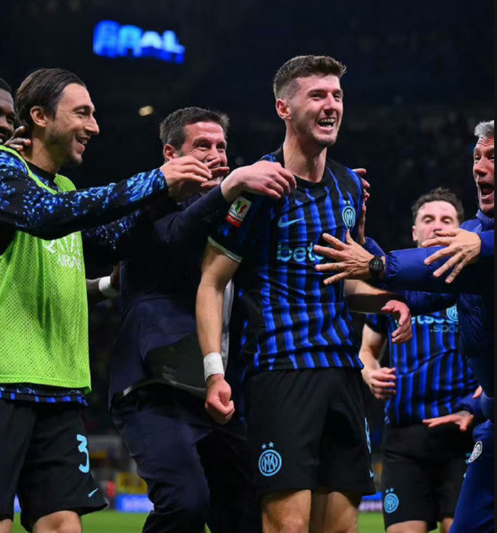 国米3-2逆转科莫晋级意大利杯决赛 9天内第二次上